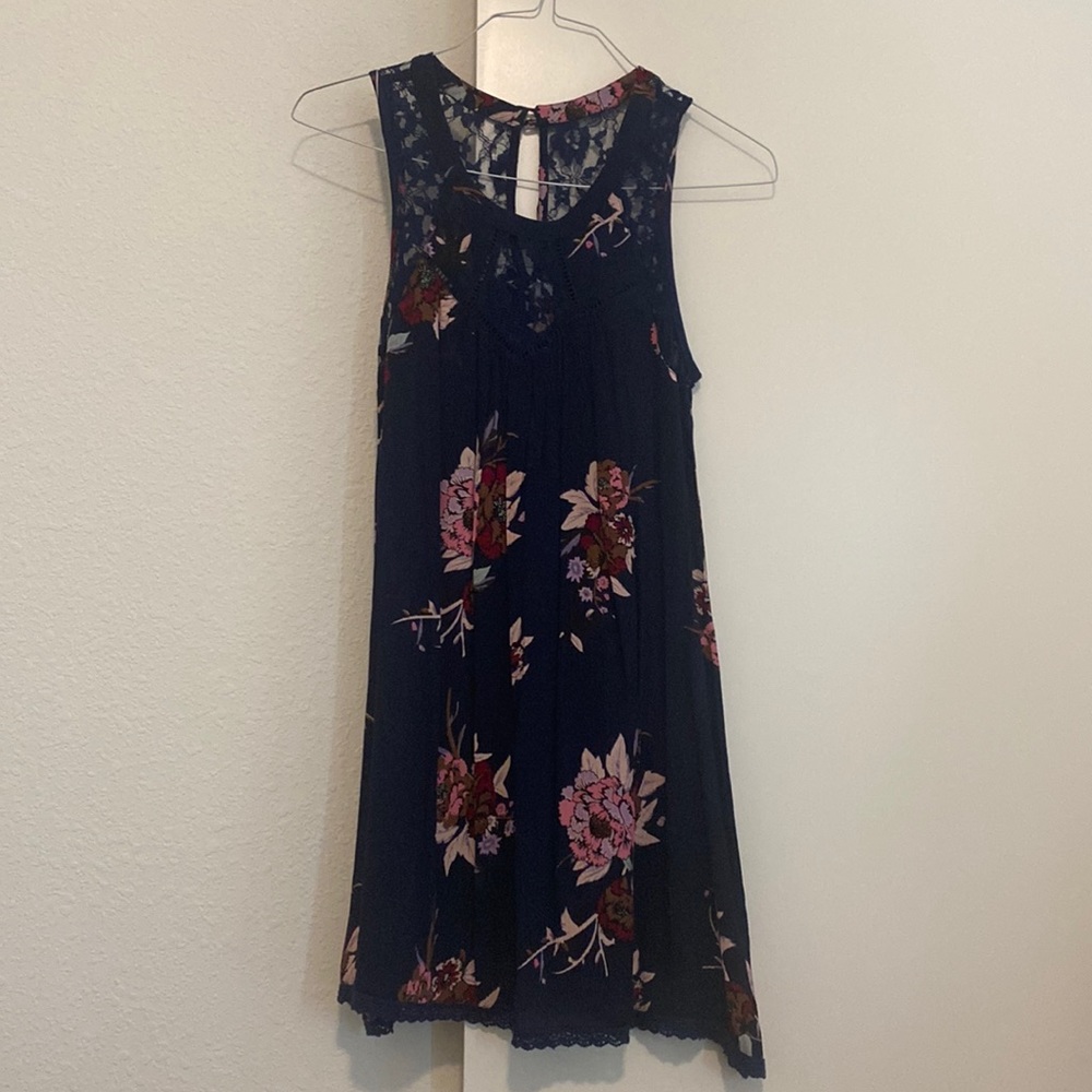 Patrons of Peace floral shift dress size S. New without tags.